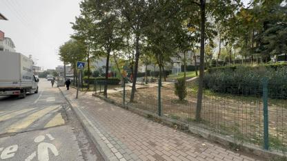 Çöp kamyonunun çarptığı belediye işçisi hayatını kaybetti