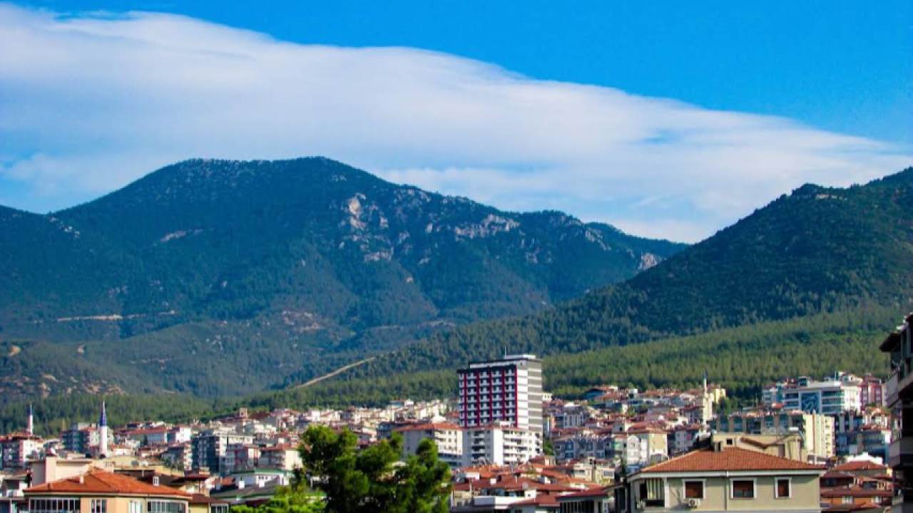 Denizli’de Dev Takas İhalesi: 160 Milyonluk Okul Yapımına Karşılık, Hazine Arazisi