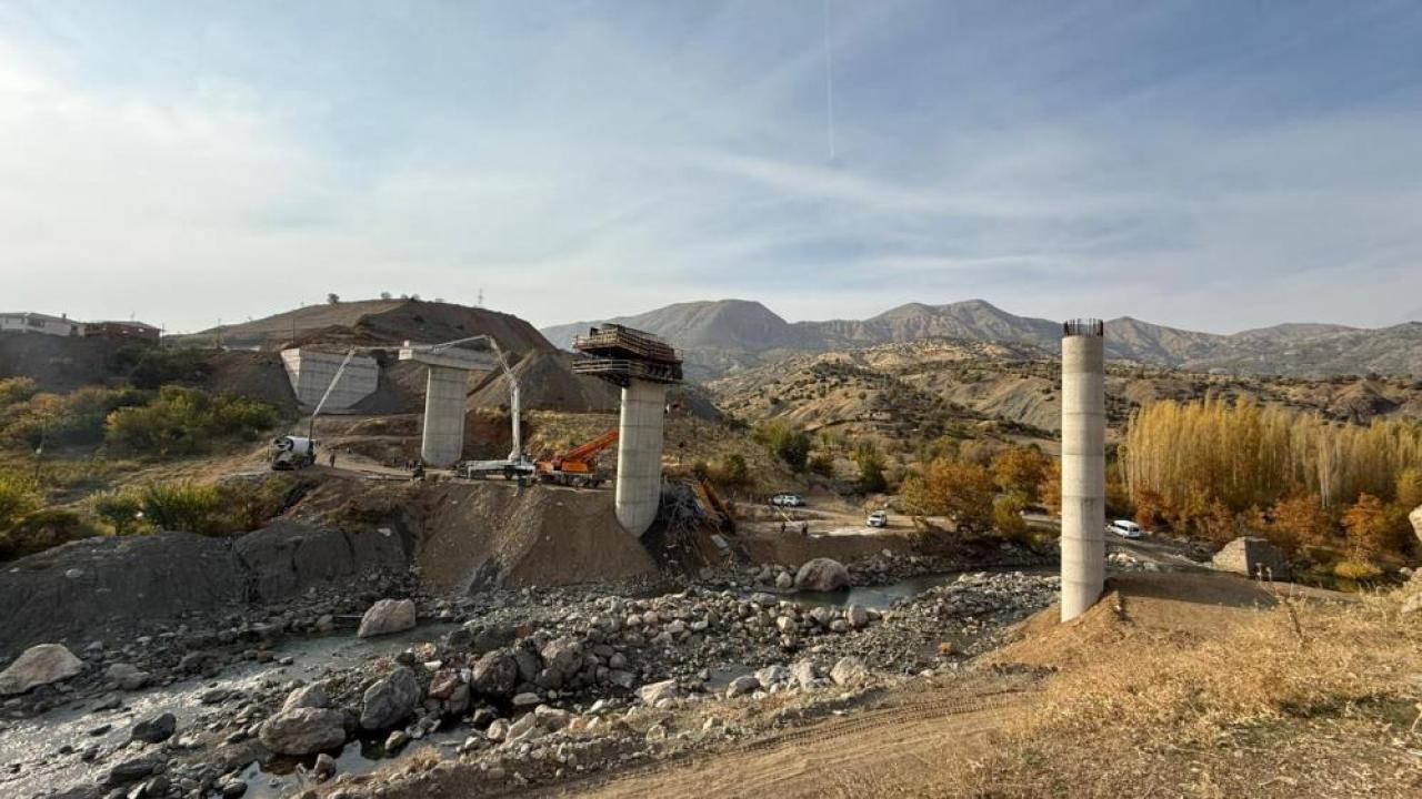 Diyarbakır&#039;da 4 kişinin öldüğü viyadük inşaatı olayına ilişkin gözaltı sayısı 4&#039;e yükseldi