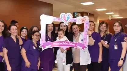 Dünya Prematüre Günü'nde Farkındalık Zirvesi: Prematüre Bebeklerin Mücadelesi ve Ailelerin Sabrı Anıldı