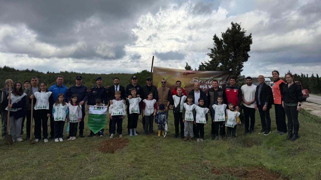 Eceabat’ta 500 fidan toprakla buluştu