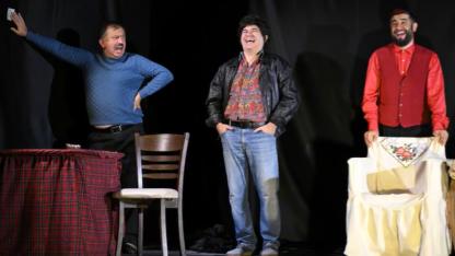 Efsane Geri Dönüyor! 5 Ödüllü ve 82 Oyunluk 'ŞEYTAN TÜYÜ' Çanakkale Sahnesinde! İndirim Fırsatını Kaçırmayın