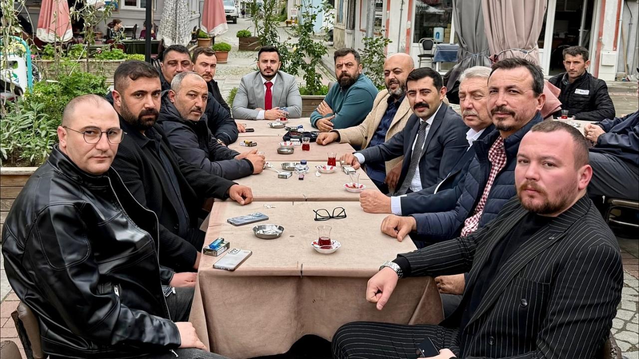 Esnafın Sesine Kulak Verdiler! MHP İl Başkanı Hakan İmamoğlu ve Yönetiminden Lapseki&#039;de Kritik Ziyaretler!