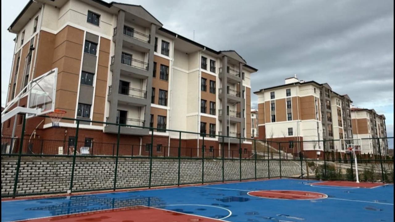 Ezine'de Büyük Gün Yakın! 388 Konutluk TOKİ Projesinde İnşaat Sona Doğru Geldi!