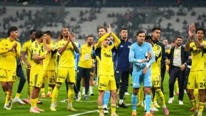 Fenerbahçe, 2-0 geriden gelerek derbiyi kazandı