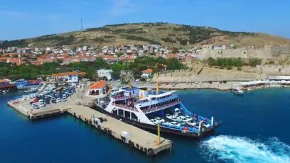 Fırtına nedeniyle Bozcaada-Geyikli feribot seferleri iptal edildi