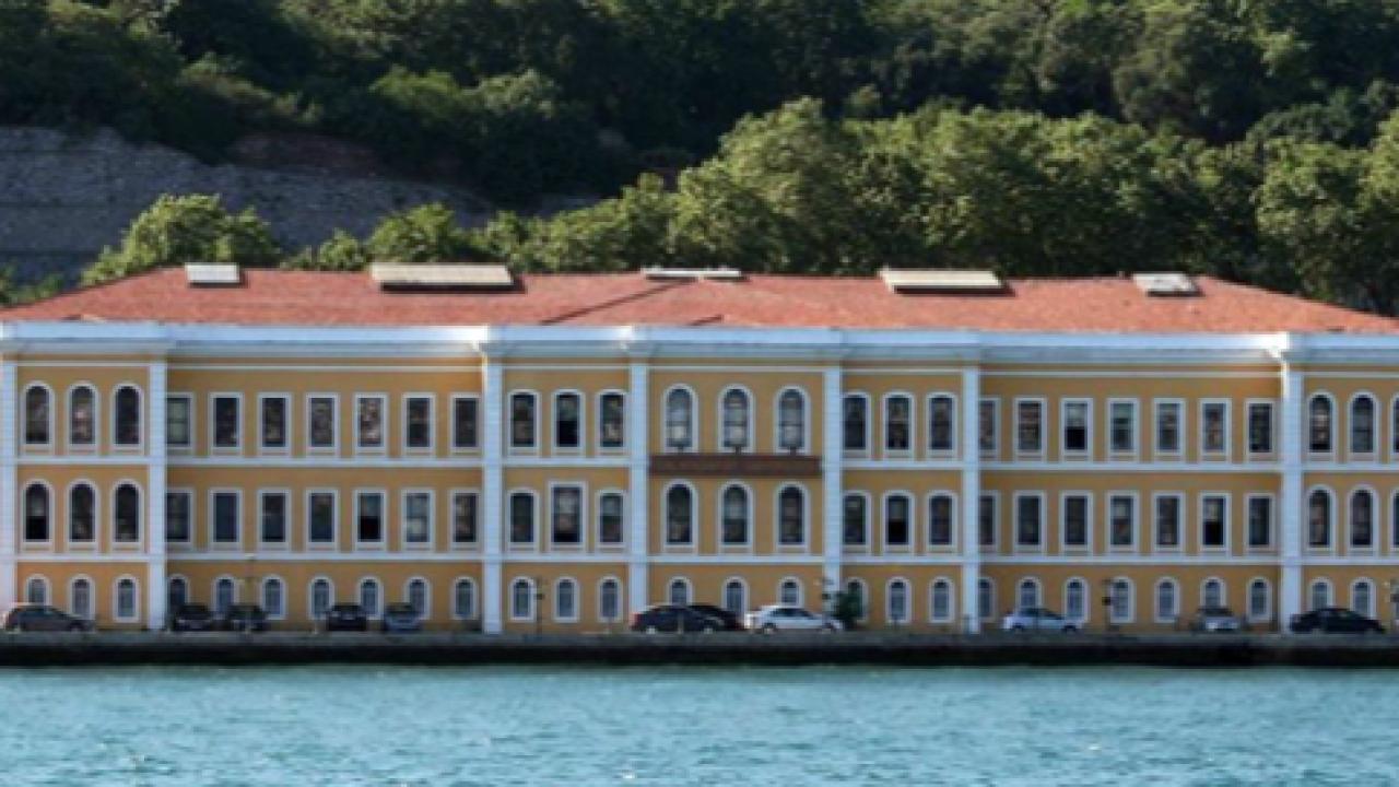 Galatasaray Üniversitesi&#039;nde Akademik Kariyer Fırsatı! ALES 70 ve Fransızca Şartıyla 3 Öğretim Elemanı Alımı: İşte Tüm Başvuru Detayları.