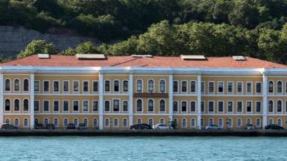 Galatasaray Üniversitesi'nde Akademik Kariyer Fırsatı! ALES 70 ve Fransızca Şartıyla 3 Öğretim Elemanı Alımı: İşte Tüm Başvuru Detayları.