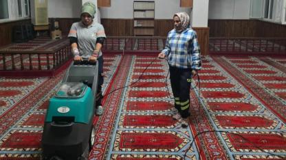 Gökçeada’da camilerde temizlik çalışması