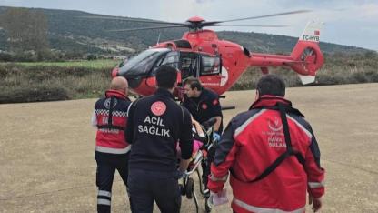 Gökçeada'da rahatsızlanan iki hasta helikopter ambulansla Çanakkale'ye sevk edildi