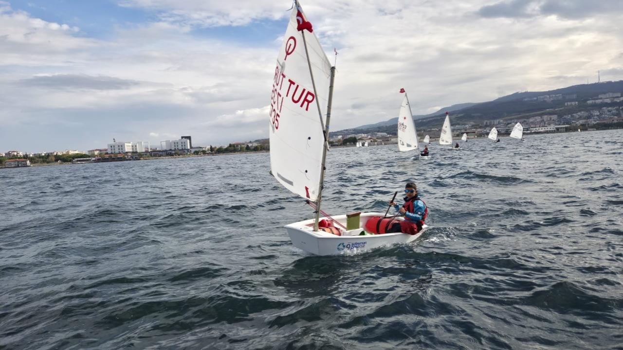 İÇDAŞ Spor Yelken Yarışlarında Madalyaları SÜPÜRDÜ! Tam 11 Birincilikle Çanakkale&#039;ye Damga Vurdular