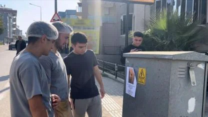 İftira mı Gerçek mi? O Afişler Ortalığı Karıştırdı. "Kızlarınızı Bu Adamdan Uzak Tutun."