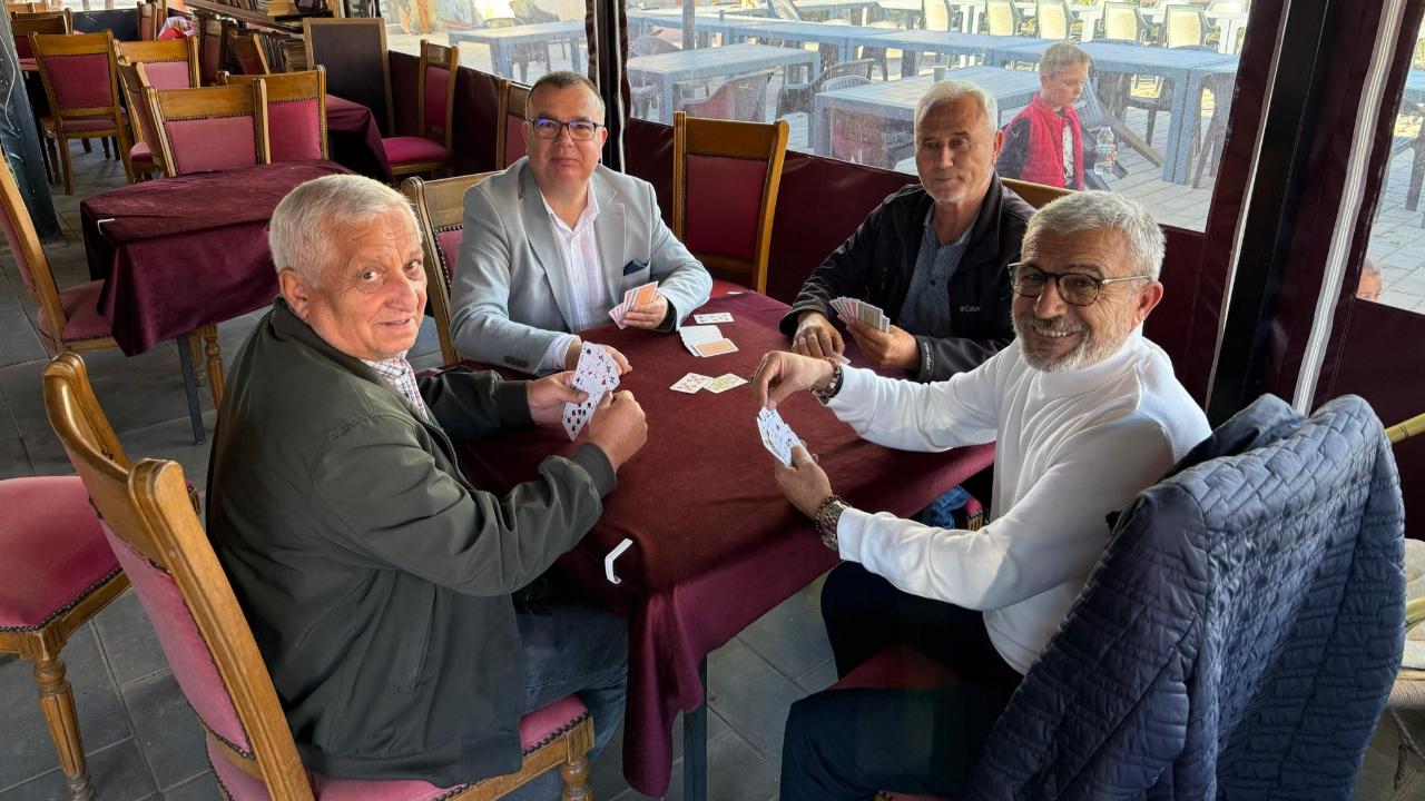 Kepez&#039;de &#039;Saddam&#039; Esprisi Gündem Oldu! Başkan Arslan: Kazanan Belli Olmadı Ama Çaylar Belliydi!