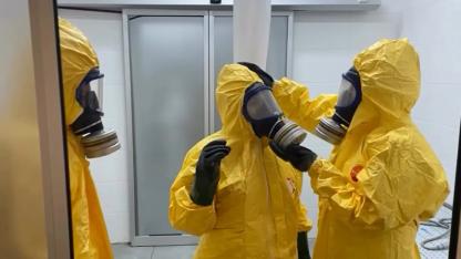 KİMYASAL TEHLİKE HASTANEYE SIÇRADI! Otobüs ve Kimyasal Kaza Senaryosu Mehmet Akif Ersoy'da Nefes Kesti: 35 Kazazede Arındırıldı!