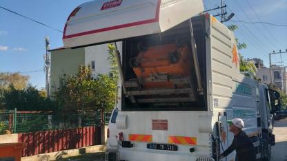 Küçükkuyu'da çöp konteynerleri temizlendi