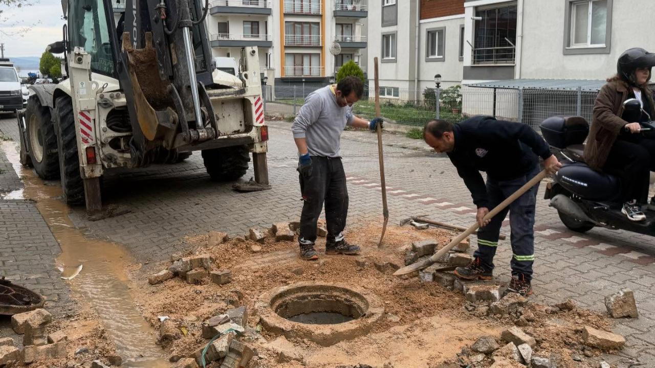 Lapseki’de belediye çalışmaları hız kesmeden sürüyor