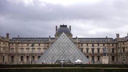 Louvre Müzesi'nde 88 milyon dolarlık soygunun ardından "100 kameralık" ekstra önlem