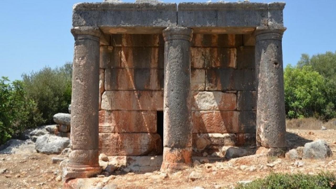 Malazgirt&#039;te Üçüncü SİT Alanı Tescili: Okçuhan Köyü&#039;ndeki Çam Nekropol ve Yerleşim Alanı Koruma Altına Alındı!