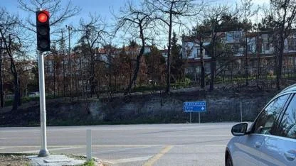 Muhtar Tezgören 'önemli bir adım' dedi: Güzelyalı Kavşağı'na beklenen trafik ışıkları geldi