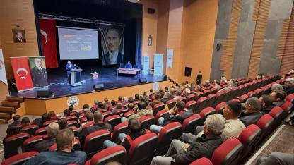 Süt üreticileri Ezine’de bir araya geldi: “Süt Kalitesinin Artırılması” masaya yatırıldı