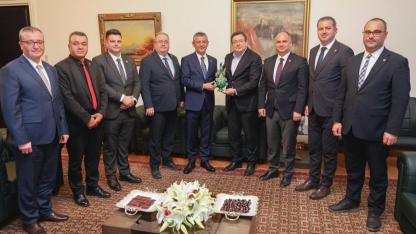 Çanakkale delegeleri, Genel Başkan Özgür Özel’i ziyaret etti