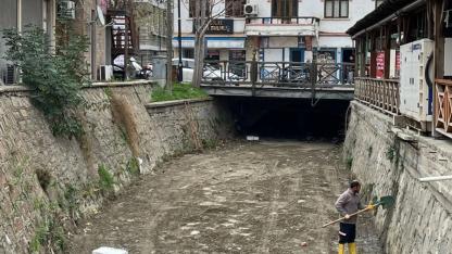 Gökçeada Belediyesi'nden sel riskine karşı kritik hamle: Dere hatları temizlendi