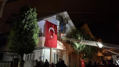 Sakaryalı şehidin baba ocağına Türk bayrağı asıldı