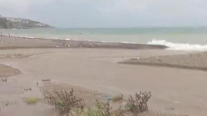 Şiddetli Sağanak Yağış Çanakkale'de Hayatı Felç Etti: Kadırga Koyu Sahil Yolu Kapandı!