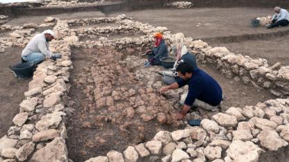Şoke Eden Keşif: 5 Bin Yıllık Depremin İzleri Çıktı! ÇOMÜ Araştırmacıları Tarihin En Erken Felaketlerinden Birini Belgeledi.