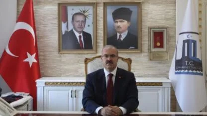 Vali Toraman: "Öğretmenlerimiz, Hayata Yön Veren Gerçek Kahramanlarımızdır!"