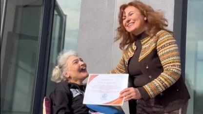 45 yıllık hayal gerçek oldu: Öznur okul sıralarıyla buluştu!