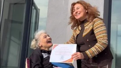 45 yıllık hayal gerçek oldu: Öznur okul sıralarıyla buluştu!