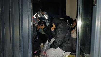 Ayvacık'ta 14'ü çocuk, 32 kaçak göçmen yakalandı