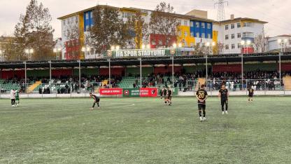 BAL 10. Grup'ta Kritik Deplasman Kaybı! Ezinespor, İFA Spor'a 1-0 Mağlup! Zirve Takipçisi İFA Durdurulamıyor!