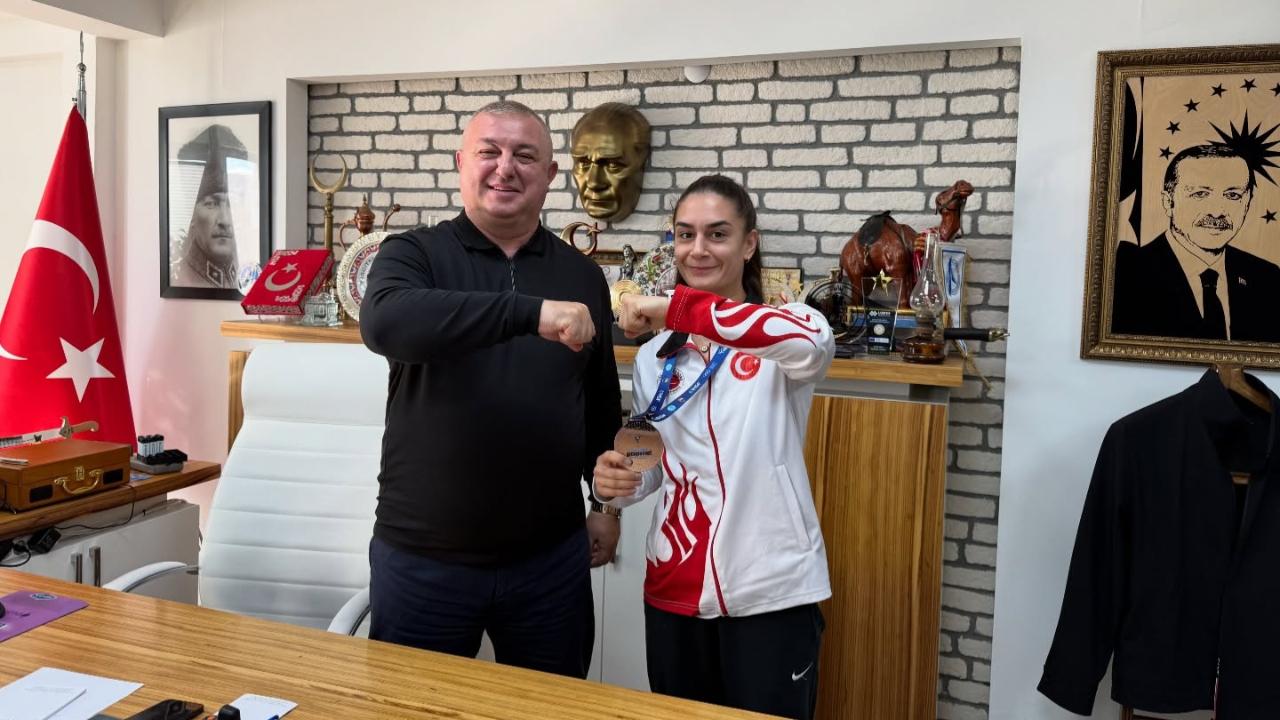 Başkan Oruçoğlu, Milli Sporcu Duygu Turan’ı ağırladı