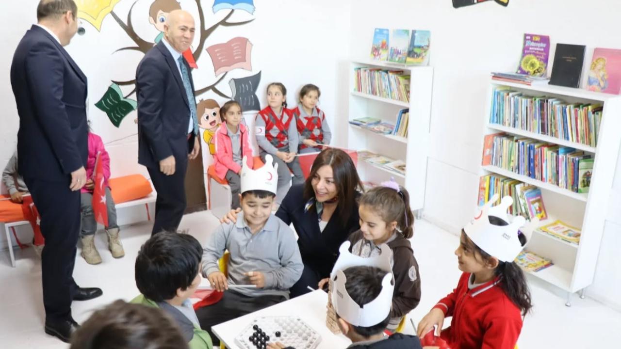 Bayramiç’te “İyiliğe Açılan Sayfalar” Kütüphanesi Açıldı