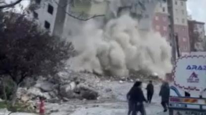 Beylikdüzü’nde Facianın Eşiğinden Dönüldü: Çocuklar enkaz altında kalmaktan son anda kurtuldu!