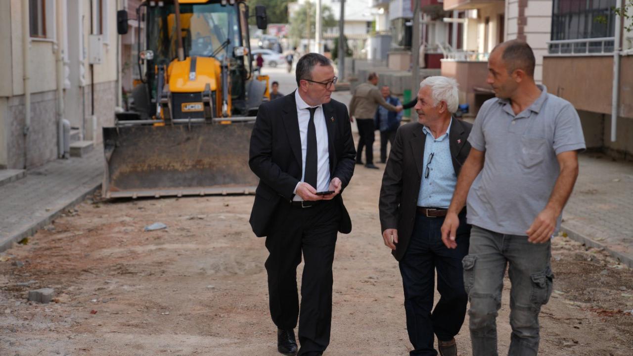 Biga&#039;da Dev Hizmet Harekâtı! Başkan Alper Şen: &quot;Şehrimizi Geleceğe Hazırlıyoruz, Çalışmalarımız Durmadan Devam Ediyor!&quot;