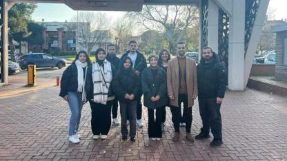 "Bir Kap Mama, Bir Kap Su": Çanakkale ÜniAK ve AK Gençlik Patili Dostları Unutmadı