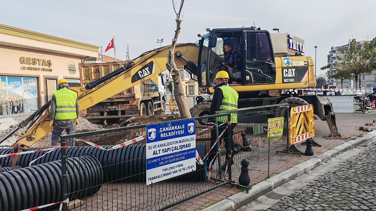 Çanakkale Belediyesi&#039;nden Su Baskını Önlemi: İskele bölgesi için yeni yağmursuyu hattı