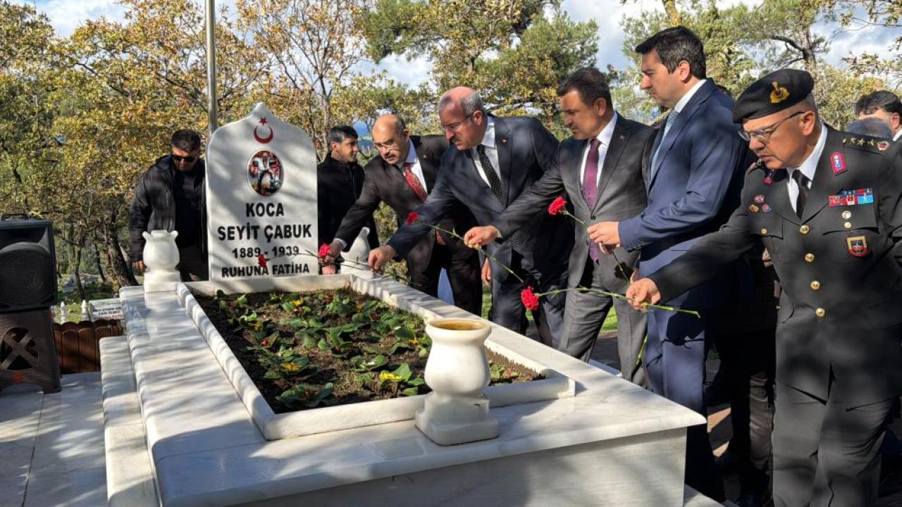 Çanakkale kahramanı Seyit Onbaşı vefatının 86. yılında kabri başında anıldı