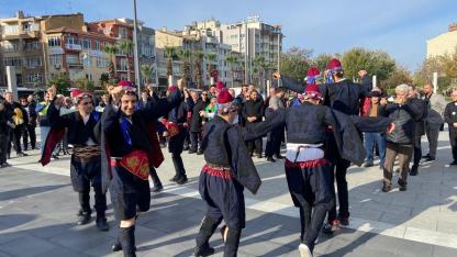 Çanakkale’de 3 Aralık Coşkusu: Protokol engelli bireylerle karşılıklı oynadı