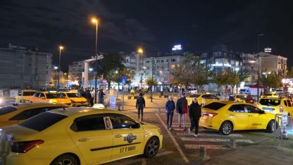 Çanakkale’nin Kalbine Tıkanan Damar: İskele Meydanı’ndaki “Sarı” Kaos ve Normalleşen Başıboşluk!
