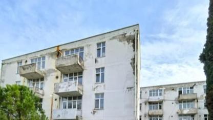 Çardak Kazandı! Yıllardır Beklenen Askeri Lojman Arazisi Belediyeye Tahsis Edildi: Başkan Semerci, 1500 m²'lik Değerli Araziyi Nasıl Değerlendirecek?