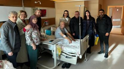 CHP Ezine İlçe Başkanlığı’ndan hastalara geçmiş olsun ziyareti