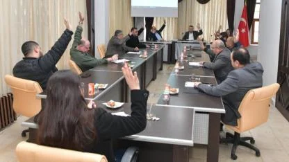 Ezine Meclisinden 5 Kritik Karar! 1.8 Milyonluk Muafiyet ve Bülent Turan İsmi Onaylandı!