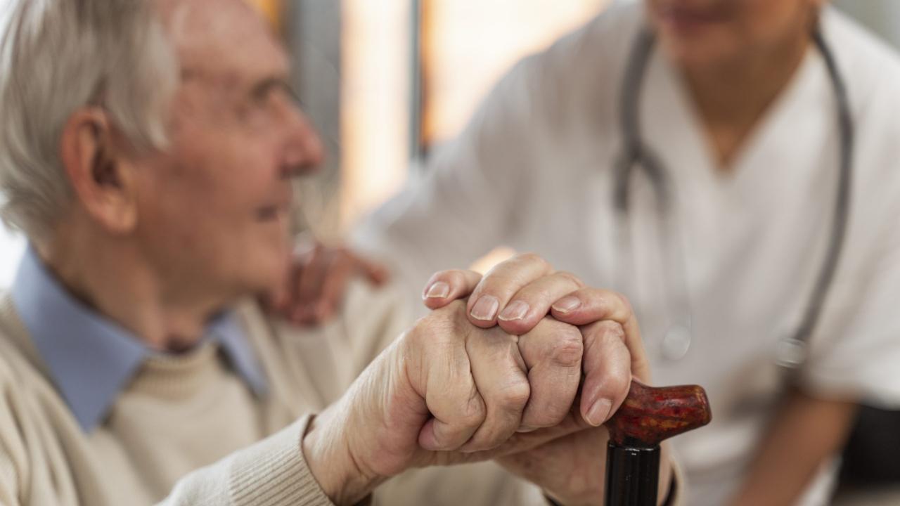 Gerontolog, Ergoterapist ve Dil Konuşma Terapistlerine Büyük Fırsat! Belediyelerde Kariyer Yolu Açıldı