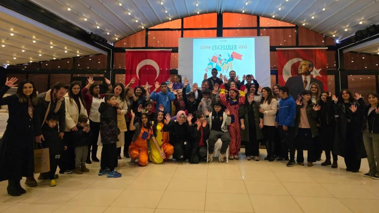 Gökçeada’da Kalpler Isındı: Belediye, Öğrencilerle Unutulmaz Bir Farkındalık Etkinliği Gerçekleştirdi