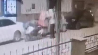 Hırsız, kuryenin motosikletinden dürüm çaldı