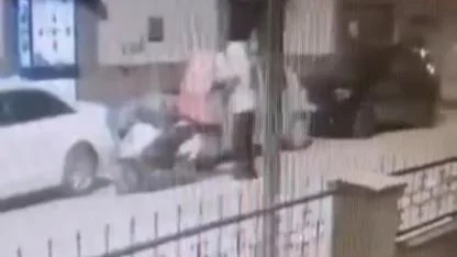 Hırsız, kuryenin motosikletinden dürüm çaldı